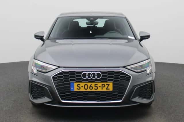 Audi A3 (2023) thumbnail 3