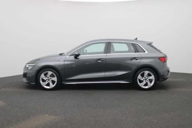 Audi A3 (2023) thumbnail 4