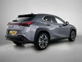 Lexus UX (2019) thumbnail 4