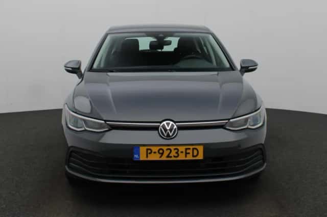 Volkswagen Golf (2021) thumbnail 3