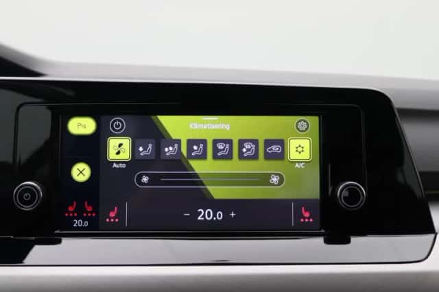 Volkswagen Golf (2021) thumbnail 23