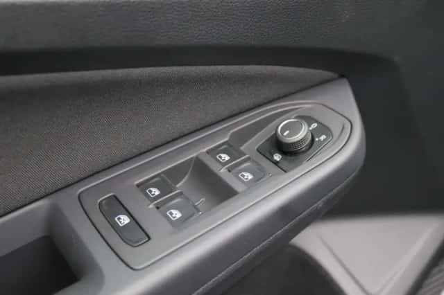 Volkswagen Golf (2021) thumbnail 24