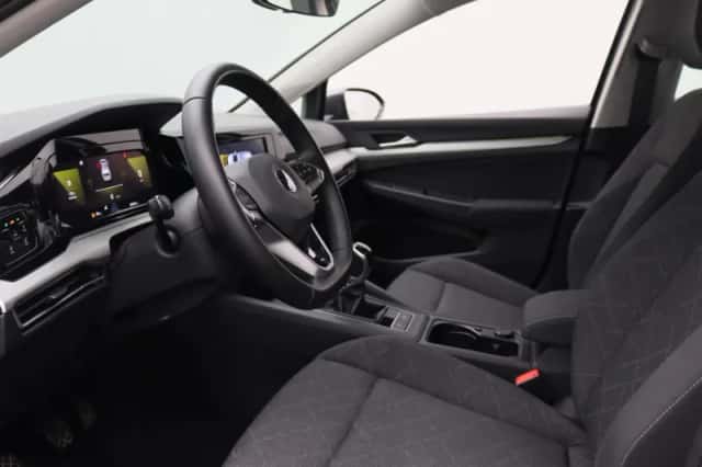 Volkswagen Golf (2021) thumbnail 25