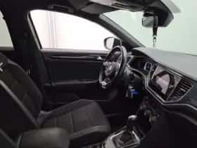 Volkswagen T-Roc (2020) thumbnail 3