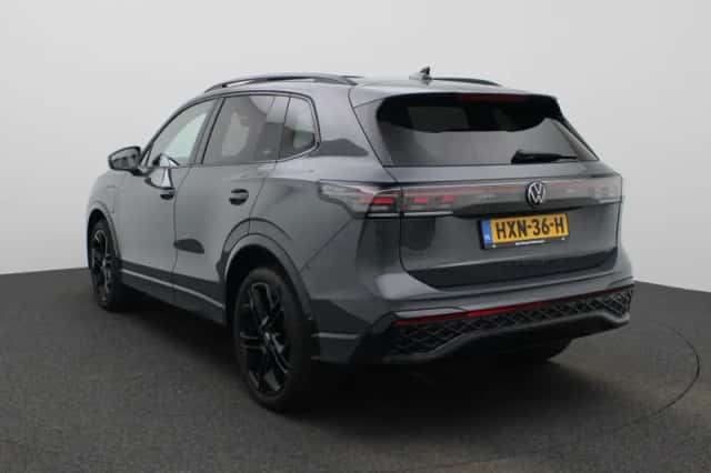 Volkswagen Tiguan (2025) thumbnail 2