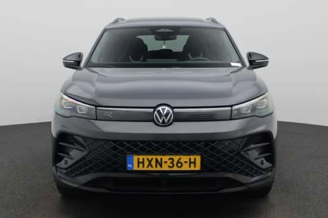 Volkswagen Tiguan (2025) thumbnail 3