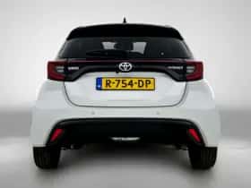 Toyota Yaris (2020) thumbnail 3