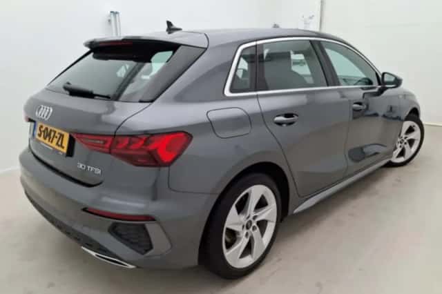 Audi A3 (2023) thumbnail 2