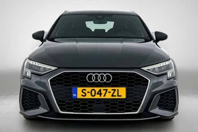 Audi A3 (2023) thumbnail 2