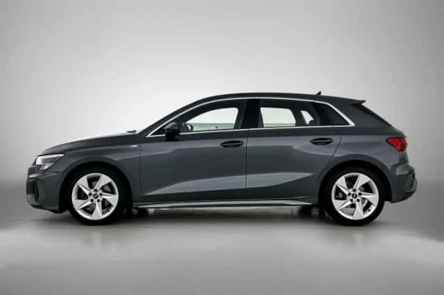 Audi A3 (2023) thumbnail 3
