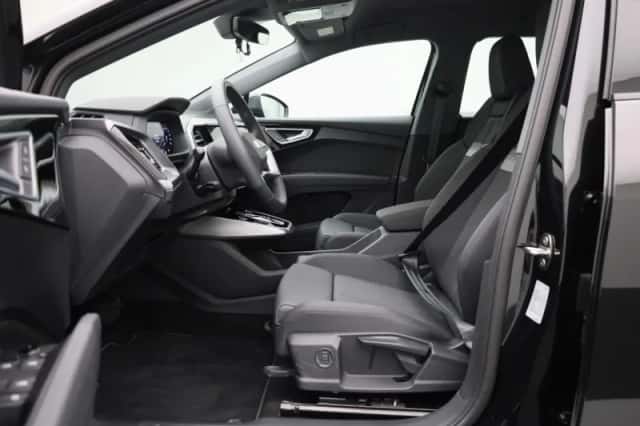 Audi Q4 e-tron (2025) thumbnail 11