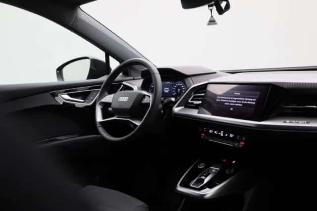 Audi Q4 e-tron (2025) thumbnail 36