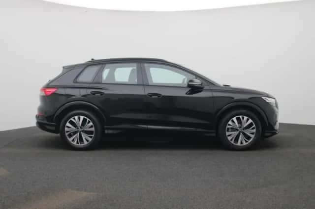 Audi Q4 e-tron (2025) thumbnail 6