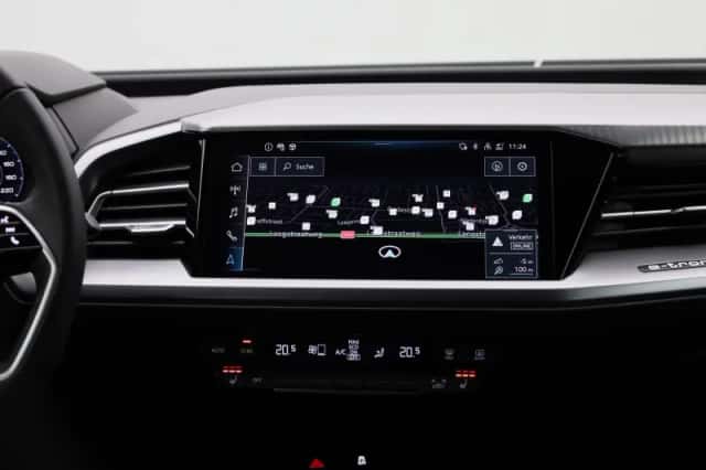 Audi Q4 e-tron (2025) thumbnail 9