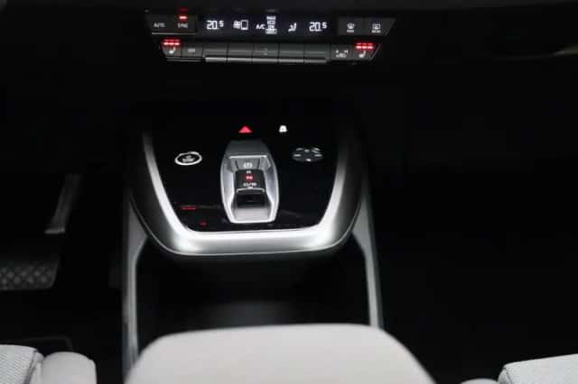 Audi Q4 e-tron (2025) thumbnail 10