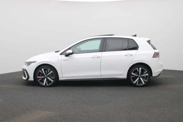 Volkswagen Golf (2025) thumbnail 4