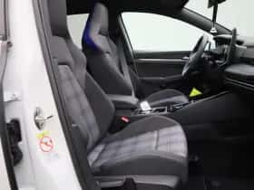 Volkswagen Golf (2025) thumbnail 38