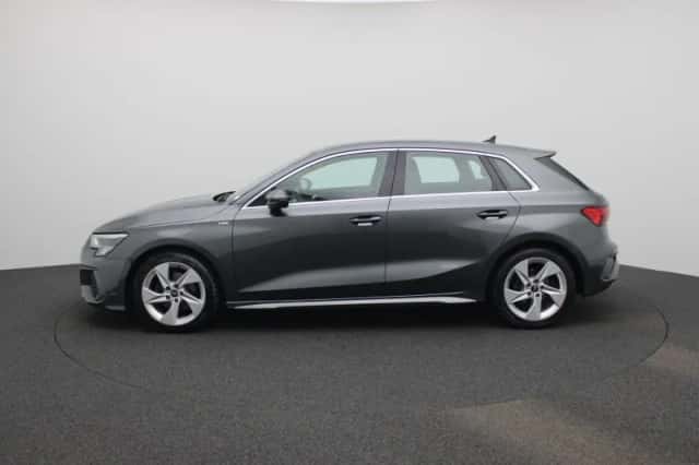 Audi A3 (2023) thumbnail 4