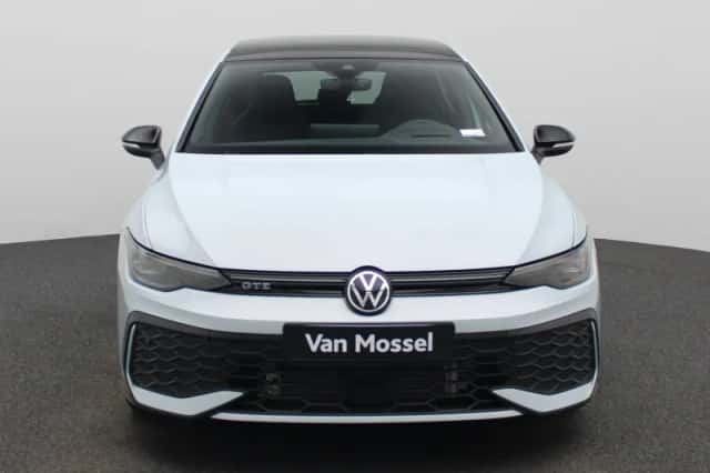 Volkswagen Golf (2025) thumbnail 3