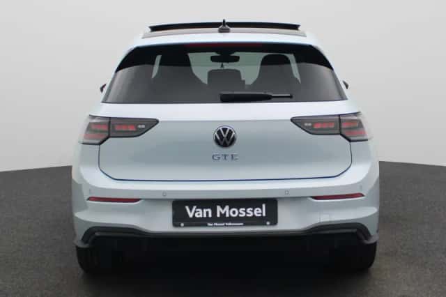 Volkswagen Golf (2025) thumbnail 5