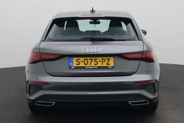 Audi A3 (2023) thumbnail 5