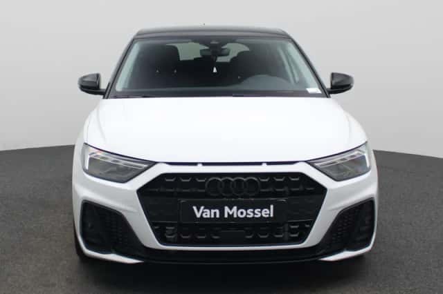 Audi A1 (2025) thumbnail 3