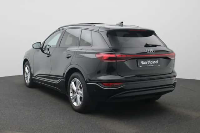 Audi Q6 e-tron (2025) thumbnail 2