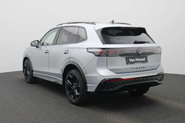 Volkswagen Tiguan (2025) thumbnail 2