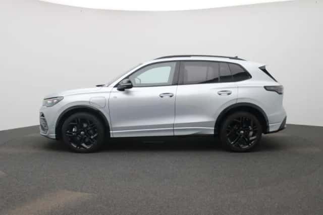 Volkswagen Tiguan (2025) thumbnail 4