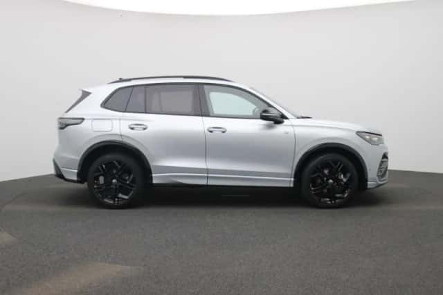 Volkswagen Tiguan (2025) thumbnail 6