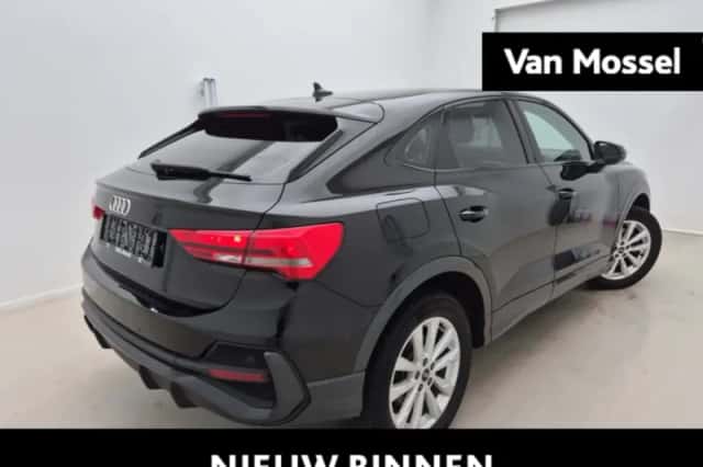 Audi Q3 (2023) thumbnail 1