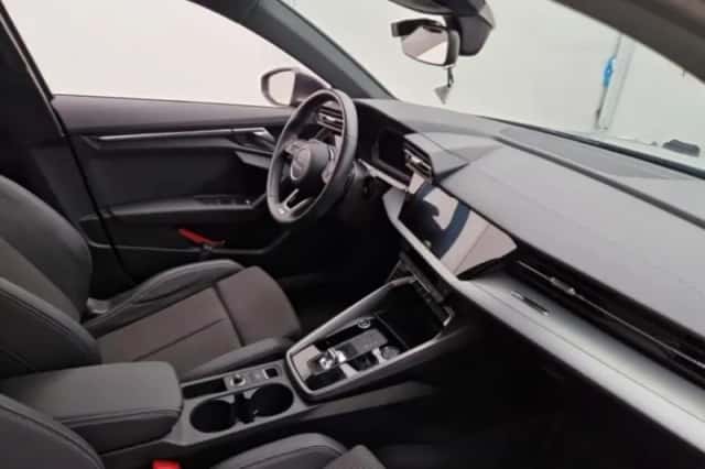 Audi A3 (2023) thumbnail 3