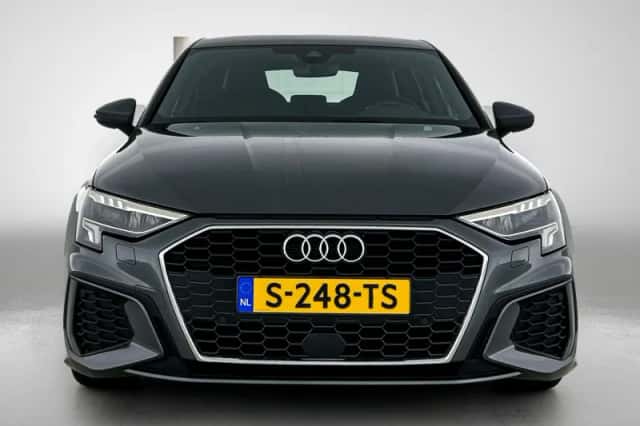 Audi A3 (2023) thumbnail 5