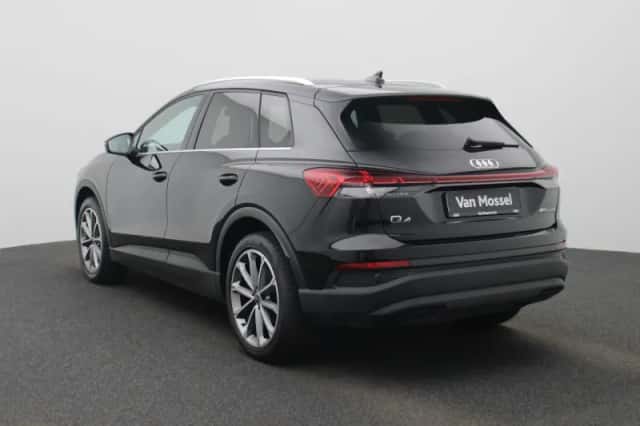 Audi Q4 e-tron (2025) thumbnail 3