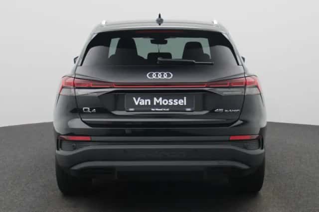 Audi Q4 e-tron (2025) thumbnail 5