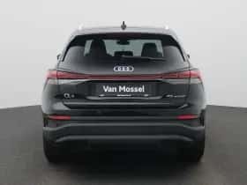 Audi Q4 e-tron (2025) thumbnail 5