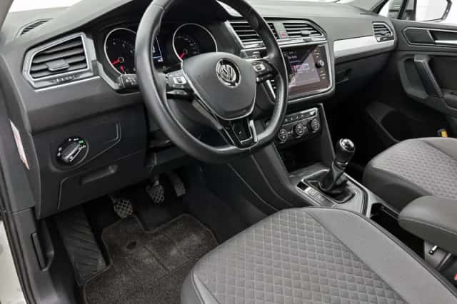 Volkswagen Tiguan (2018) thumbnail 18