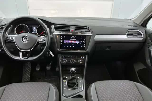 Volkswagen Tiguan (2018) thumbnail 21