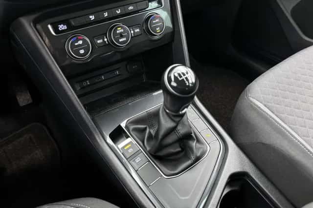 Volkswagen Tiguan (2018) thumbnail 25