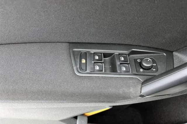 Volkswagen Tiguan (2018) thumbnail 30