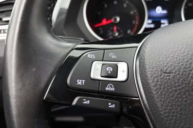 Volkswagen Tiguan (2018) thumbnail 6