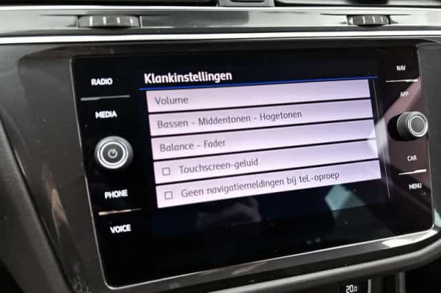 Volkswagen Tiguan (2018) thumbnail 10