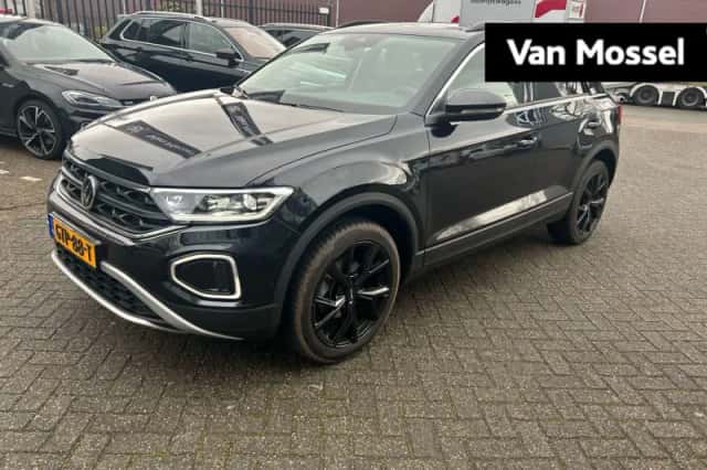 Volkswagen T-Roc (2024) thumbnail 1