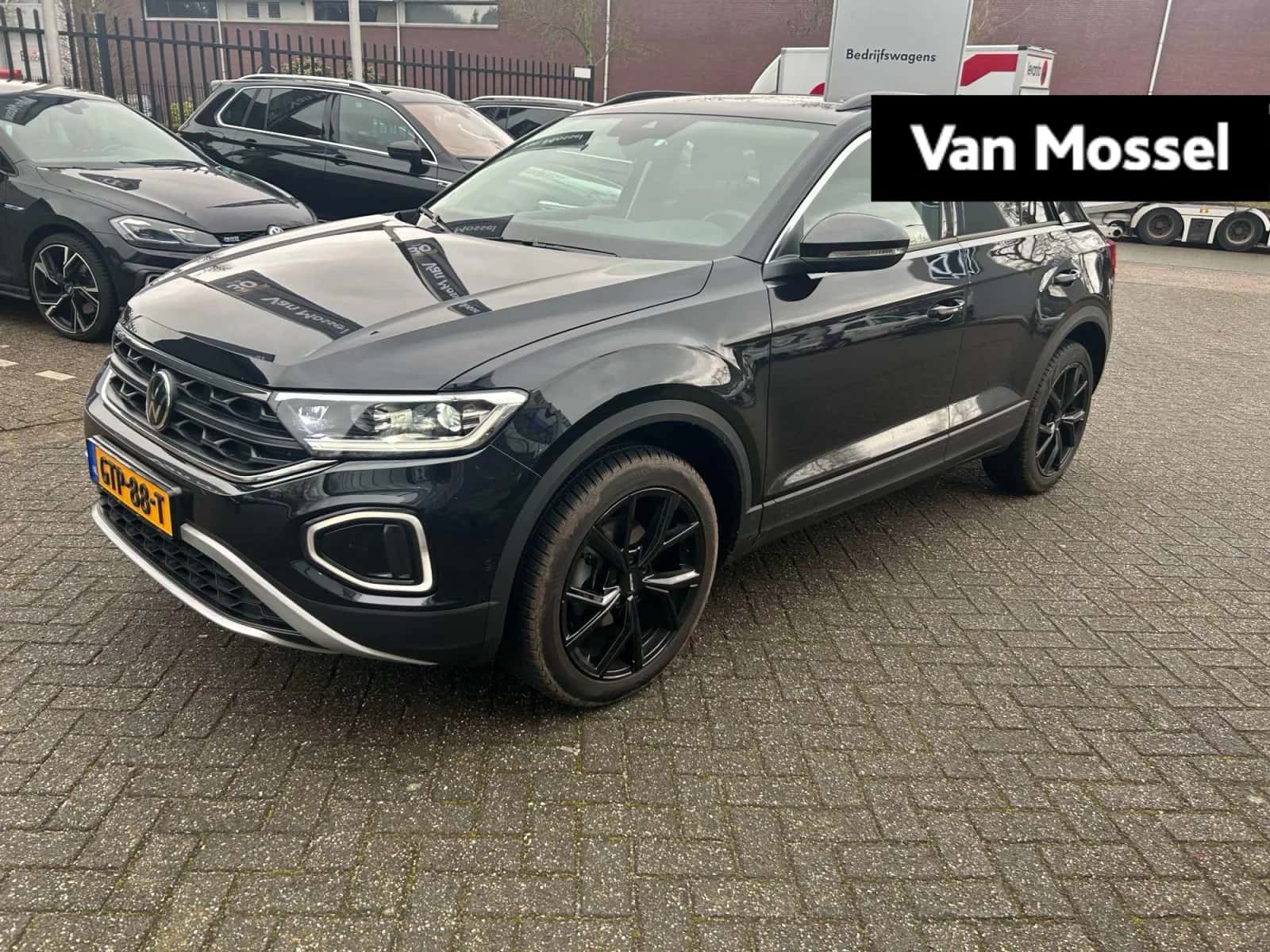 Volkswagen T-Roc (2024) — foto 1