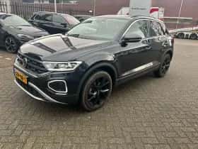 Volkswagen T-Roc (2024) thumbnail 2