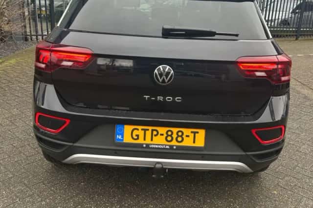 Volkswagen T-Roc (2024) thumbnail 5