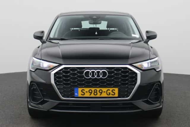 Audi Q3 (2023) thumbnail 2