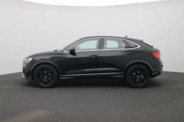 Audi Q3 (2023) thumbnail 4