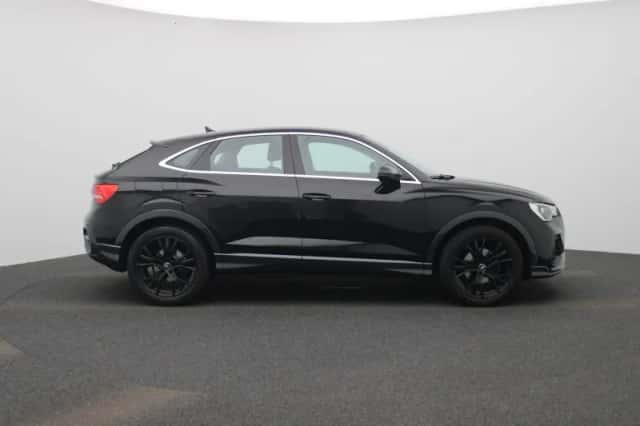 Audi Q3 (2023) thumbnail 6