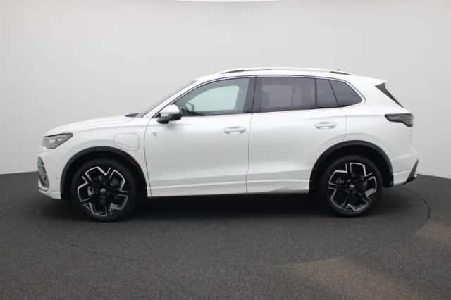 Volkswagen Tiguan (2025) thumbnail 4
